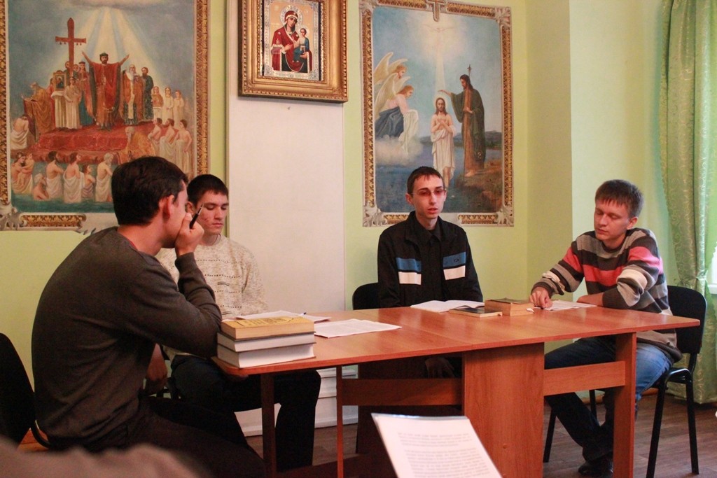 Студенты Оренбургской духовной семинарии приняли участие в диспуте с православным молодежным клубом «Логос»