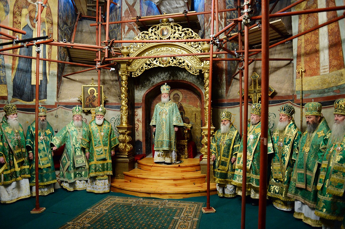 Ректор Оренбургской духовной семинарии принял участие в Патриаршем богослужении в Троице-Сергиевой лавре