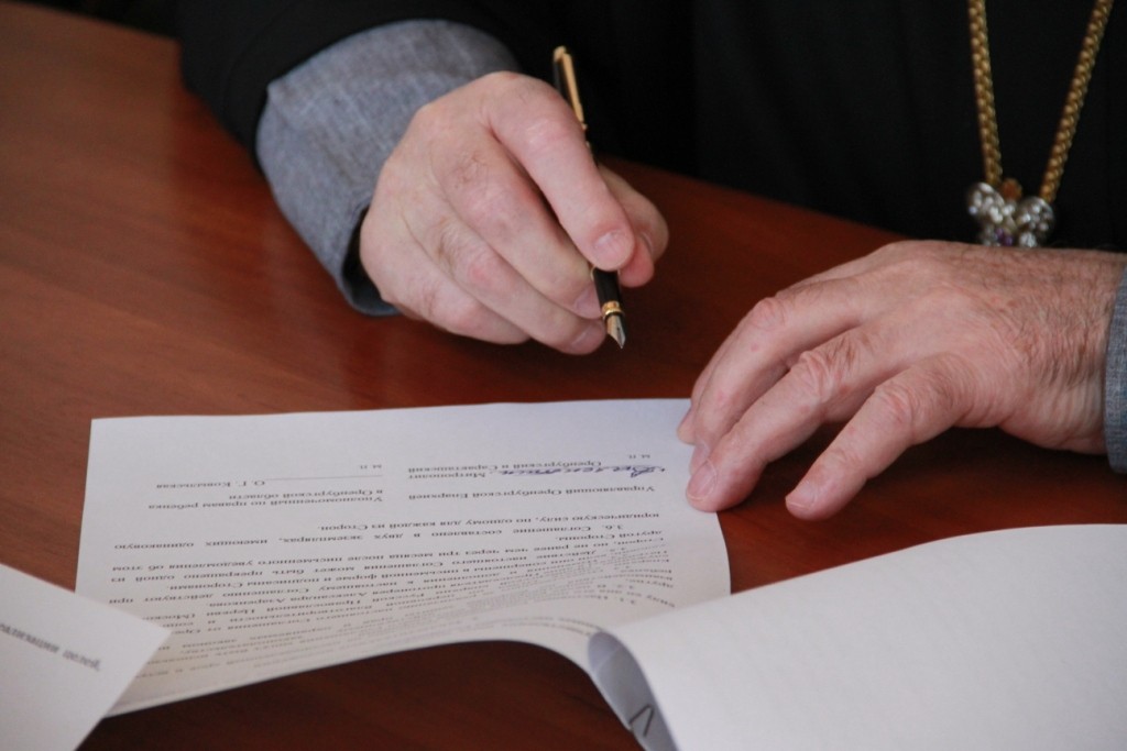 Состоялось подписание договора о взаимодействии Оренбургской Епархии и Уполномоченного по правам ребенка в Оренбургской области