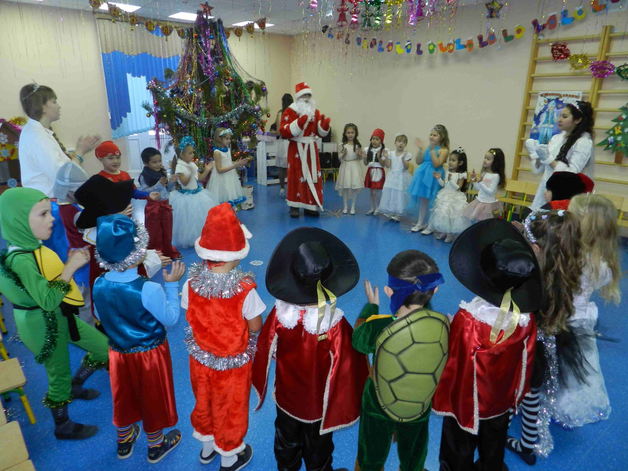 Студенты семинарии приняли участие в новогодних утренниках, прошедших в детских садах г. Оренбурга