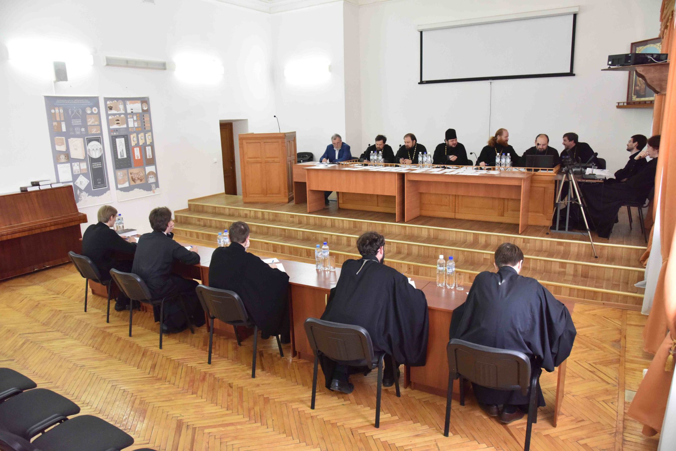 Студенты специалитета Оренбургской духовной семинарии сдали комплексный итоговый экзамен