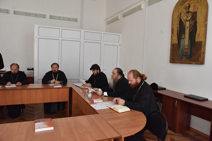 Митрополит Вениамин рукоположил студента Оренбургской духовной семинарии в диаконский сан