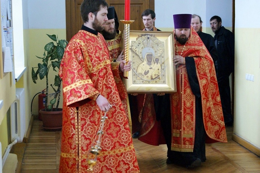 Оренбургская духовная семинария встретила святыни