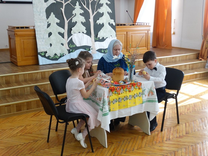 В воскресной школе «Лествица» при Оренбургской духовной семинарии состоялся пасхальный утренник