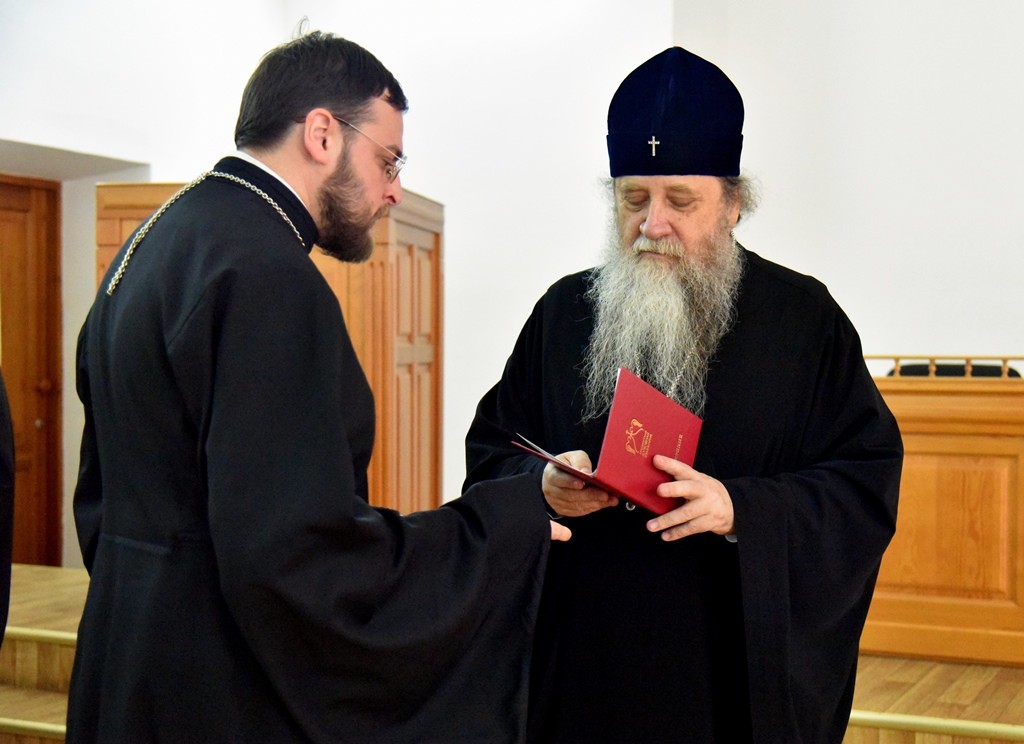 В ОренДС завершились первые курсы повышения квалификации для священнослужителей Оренбургской митрополии
