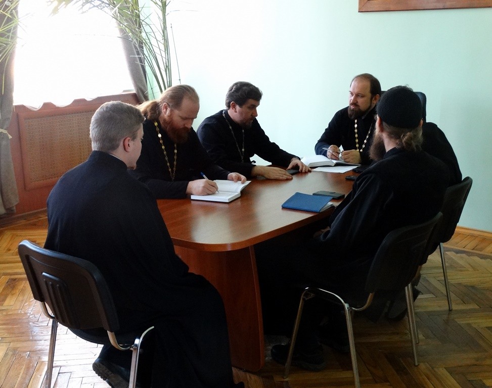 Воспитательское совещание Оренбургской духовной семинарии одобрило пресвитерскую хиротонию студента