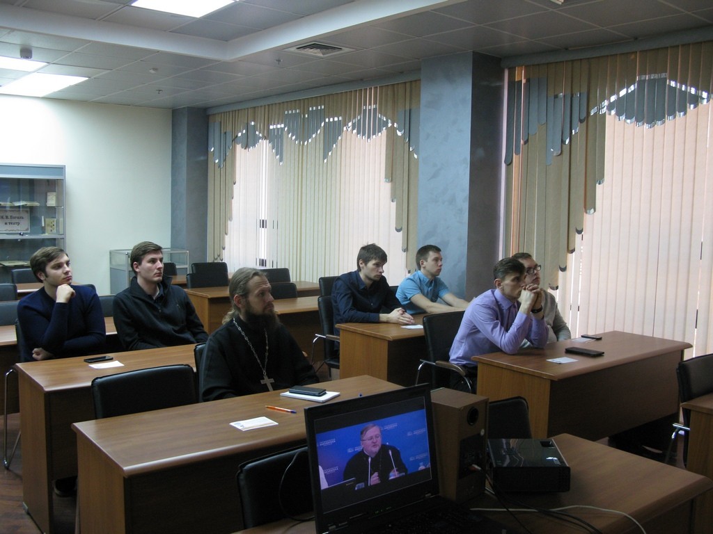 Студенты первого курса ОренДС приняли участие в вебинаре «Святые места России»