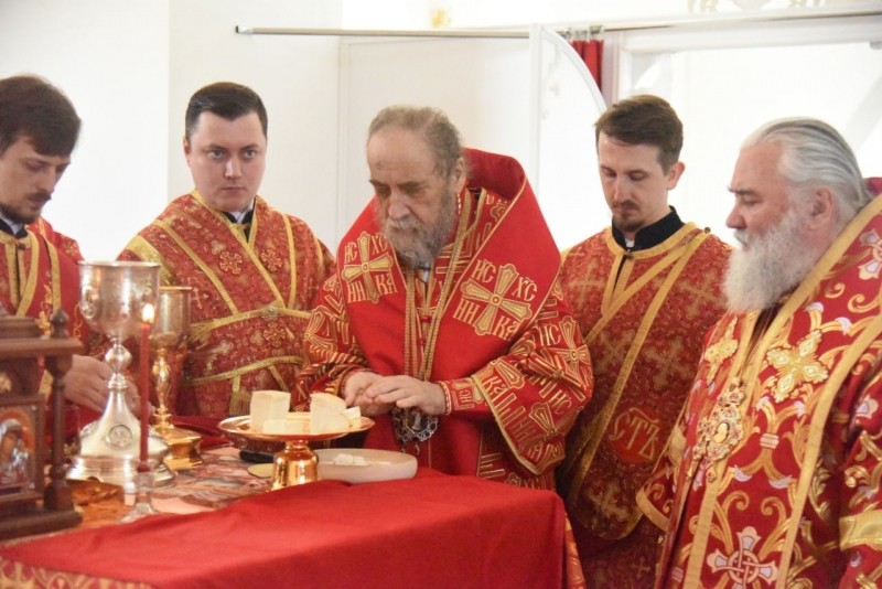 И.о. Ректора, преподаватели и студенты Оренбургской духовной семинарии приняли участие в Архиерейском богослужении