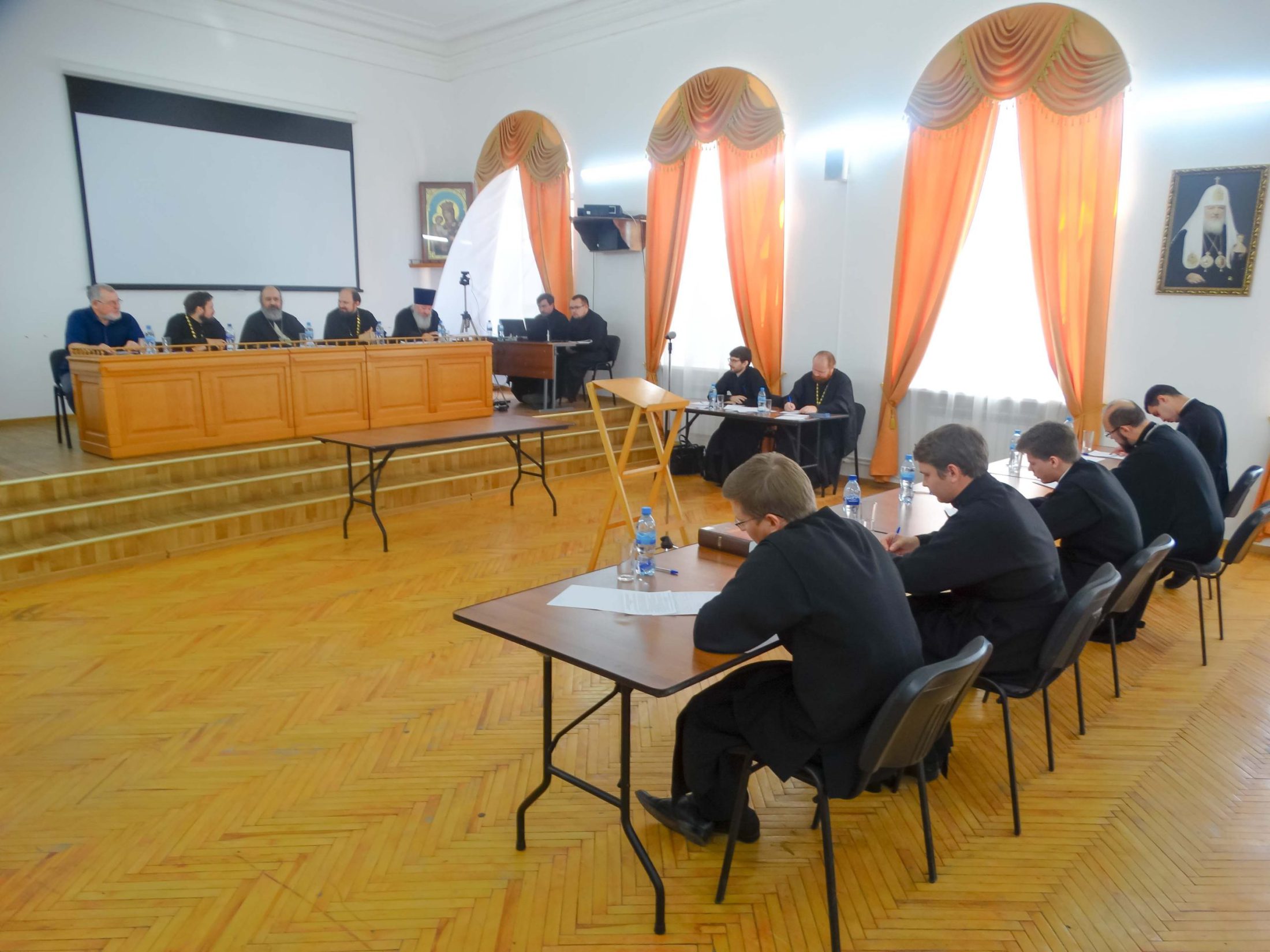 Студенты бакалавриата Оренбургской духовной семинарии сдали выпускной государственный экзамен