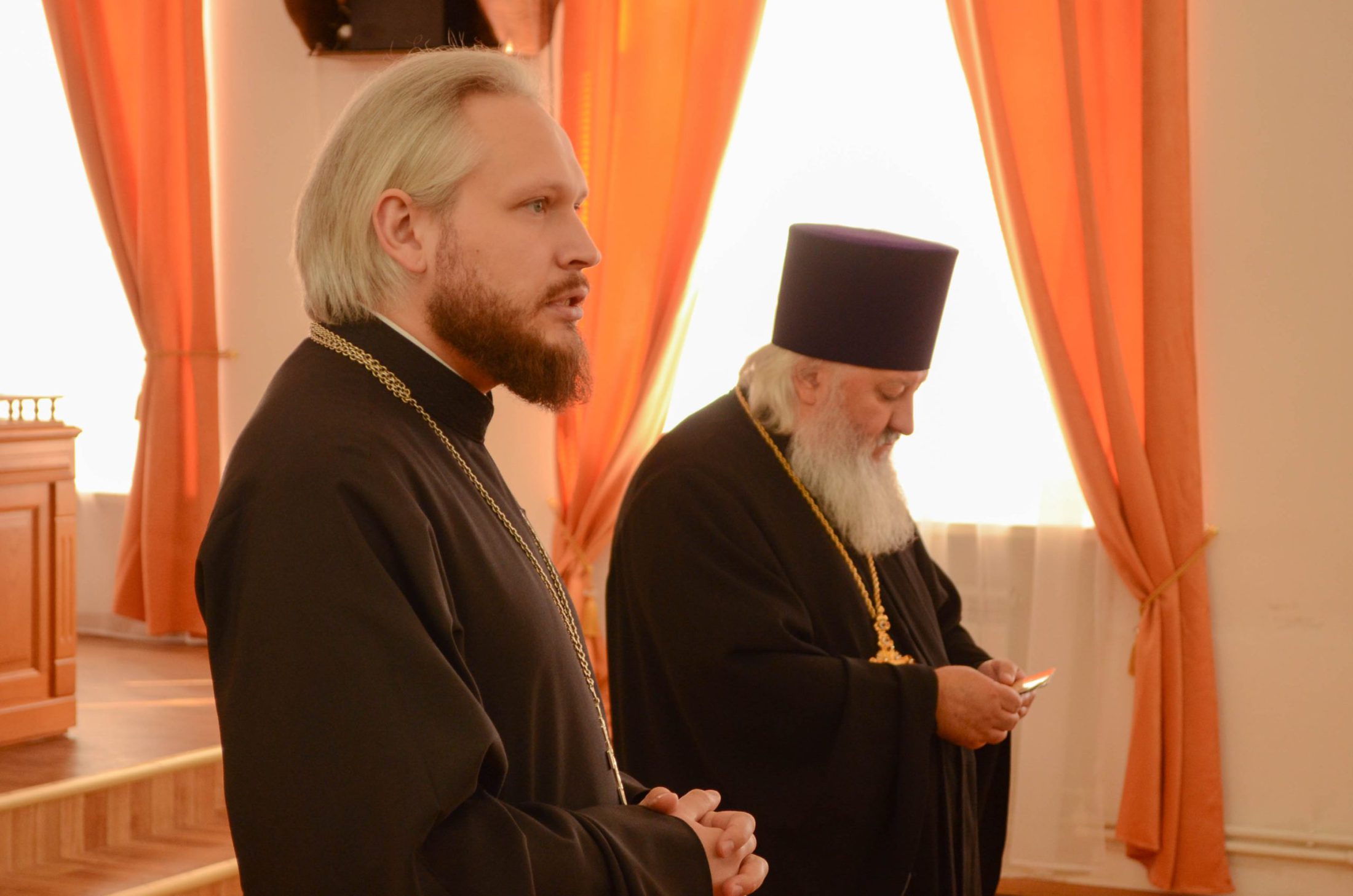Духовник семинарии протоиерей Анатолий Семенюк провел беседу со  студентами