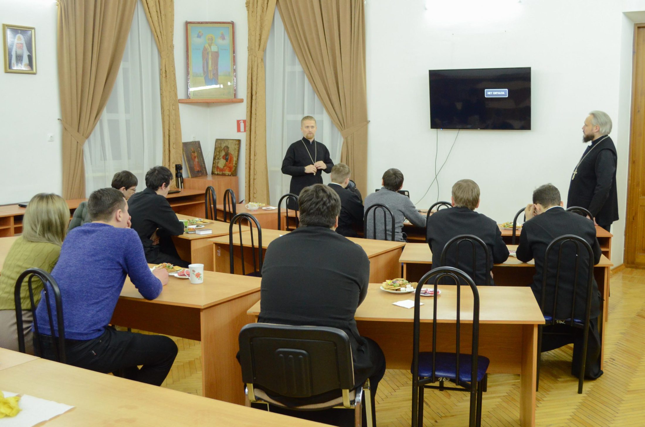 В Оренбургской духовной семинарии состоялся кинолекторий