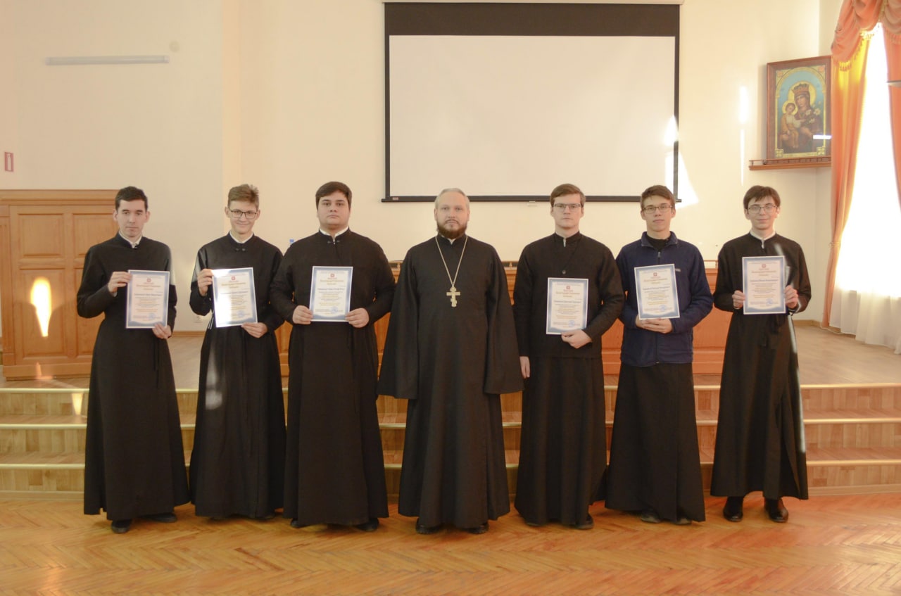 Студенты Оренбургской  духовной семинарии награждены благодарственными письмами