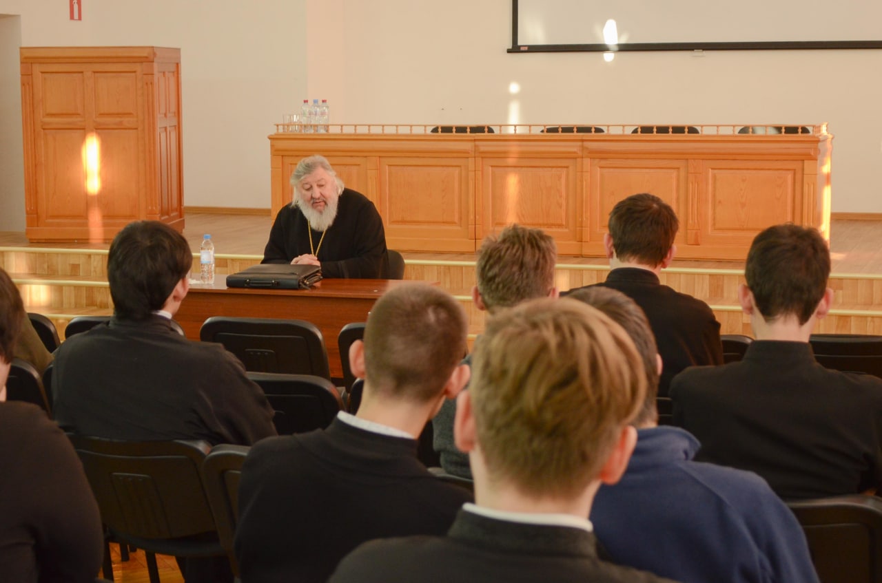 Духовник Семинарии протоиерей Анатолий Семенюк провел встречу со студентами