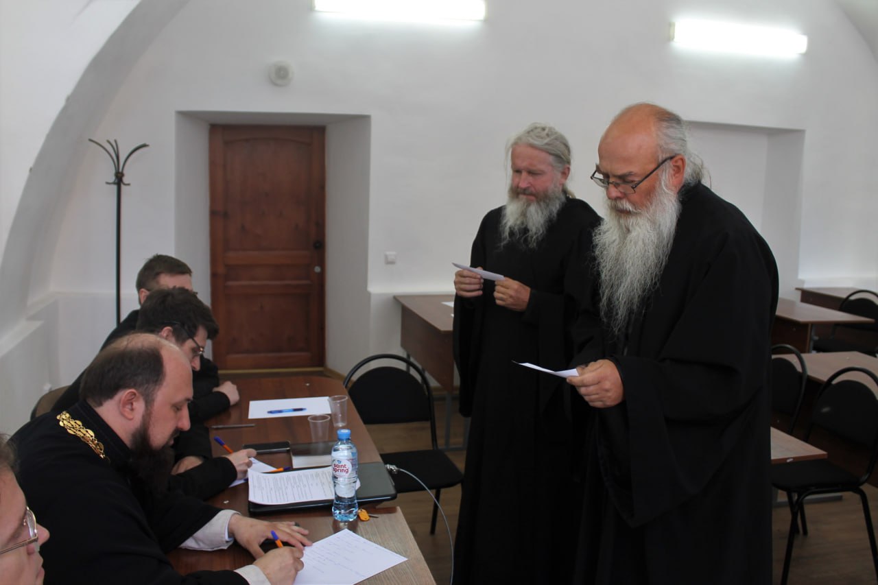 В ОренДС состоялся зачет по Священному Писанию Ветхого Завета для монашествующих Оренбургской митрополии