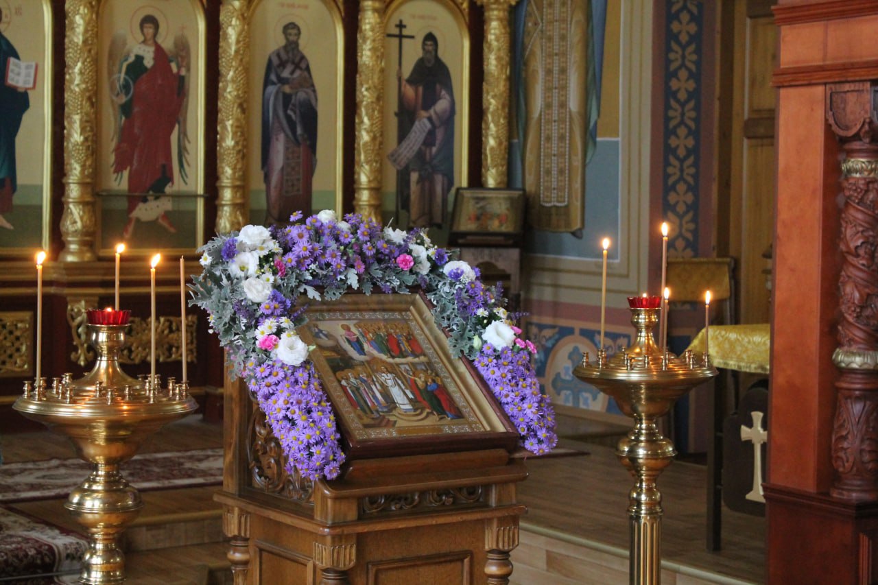По случаю праздника Покрова Пресвятой Богородицы в Оренбургской духовной семинарии были совершены праздничные богослужения