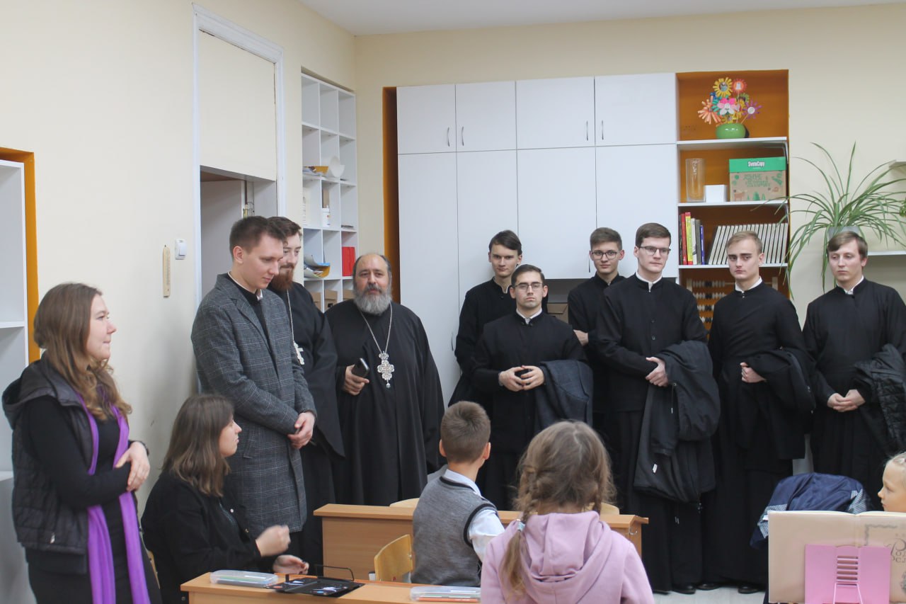 Студенты ОренДС посетили Епархиальную православную гимназию