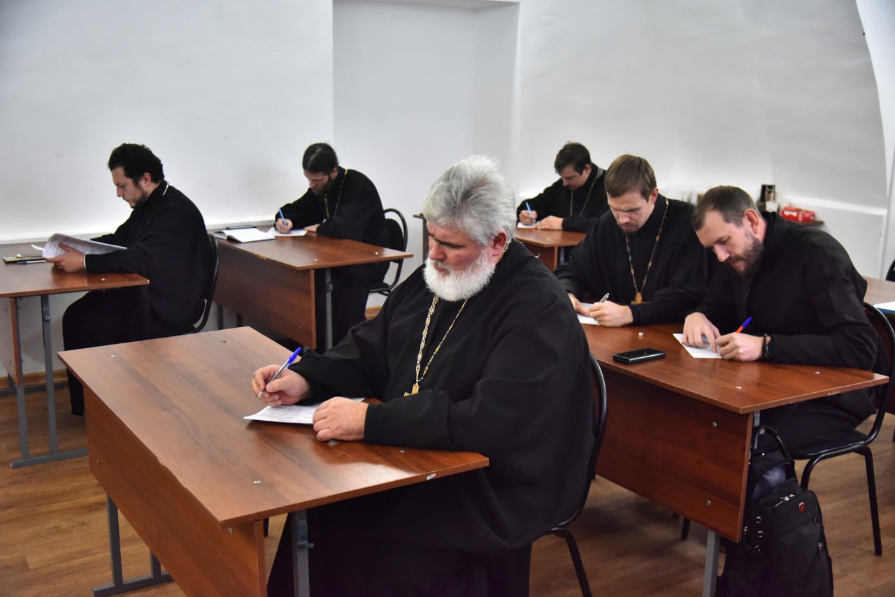  В Оренбургской духовной семинарии прошли курсы повышения квалификации священнослужителей