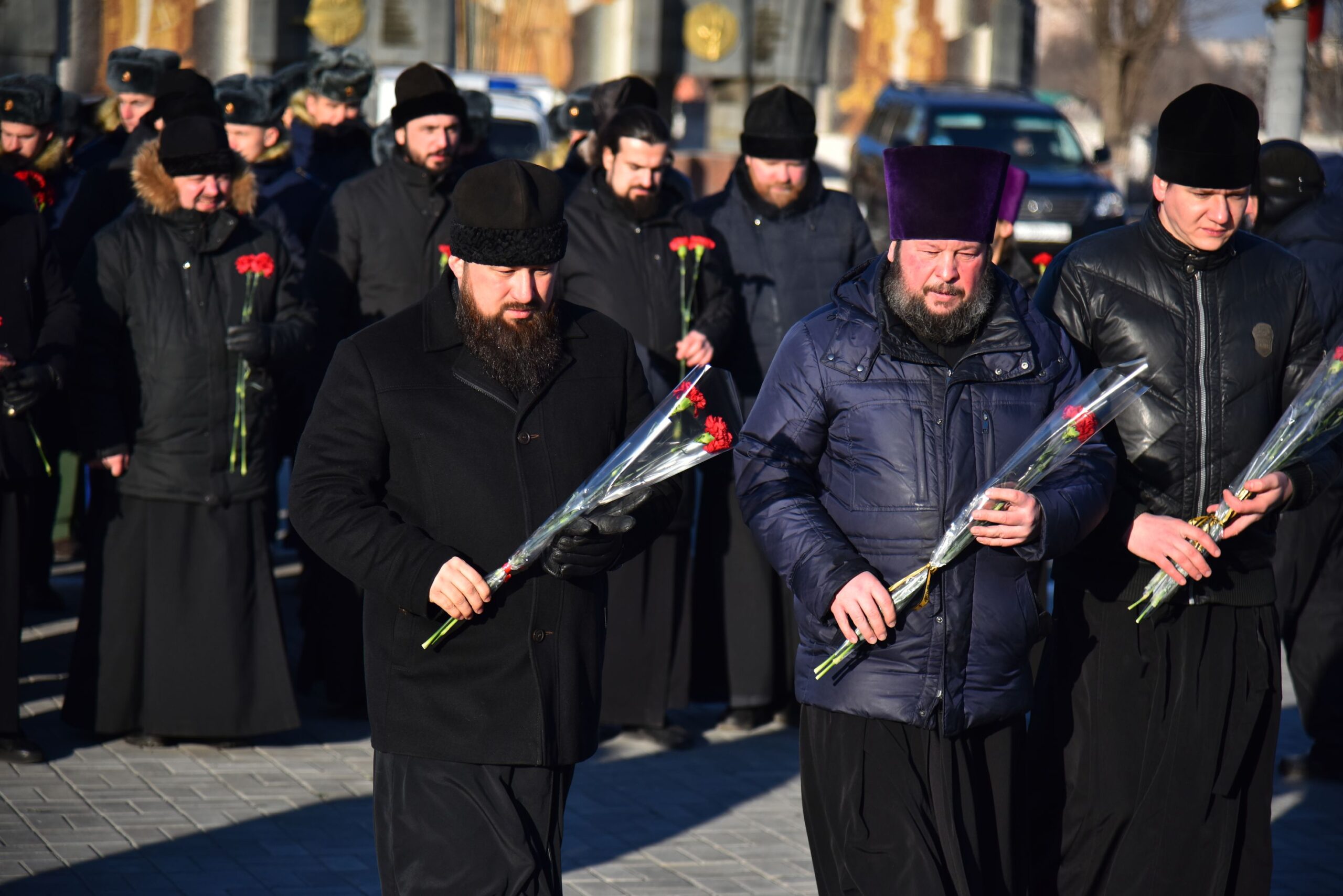 В День Героев Отечества представители ОренДС возложили цветы к мемориалу «Вечный огонь»