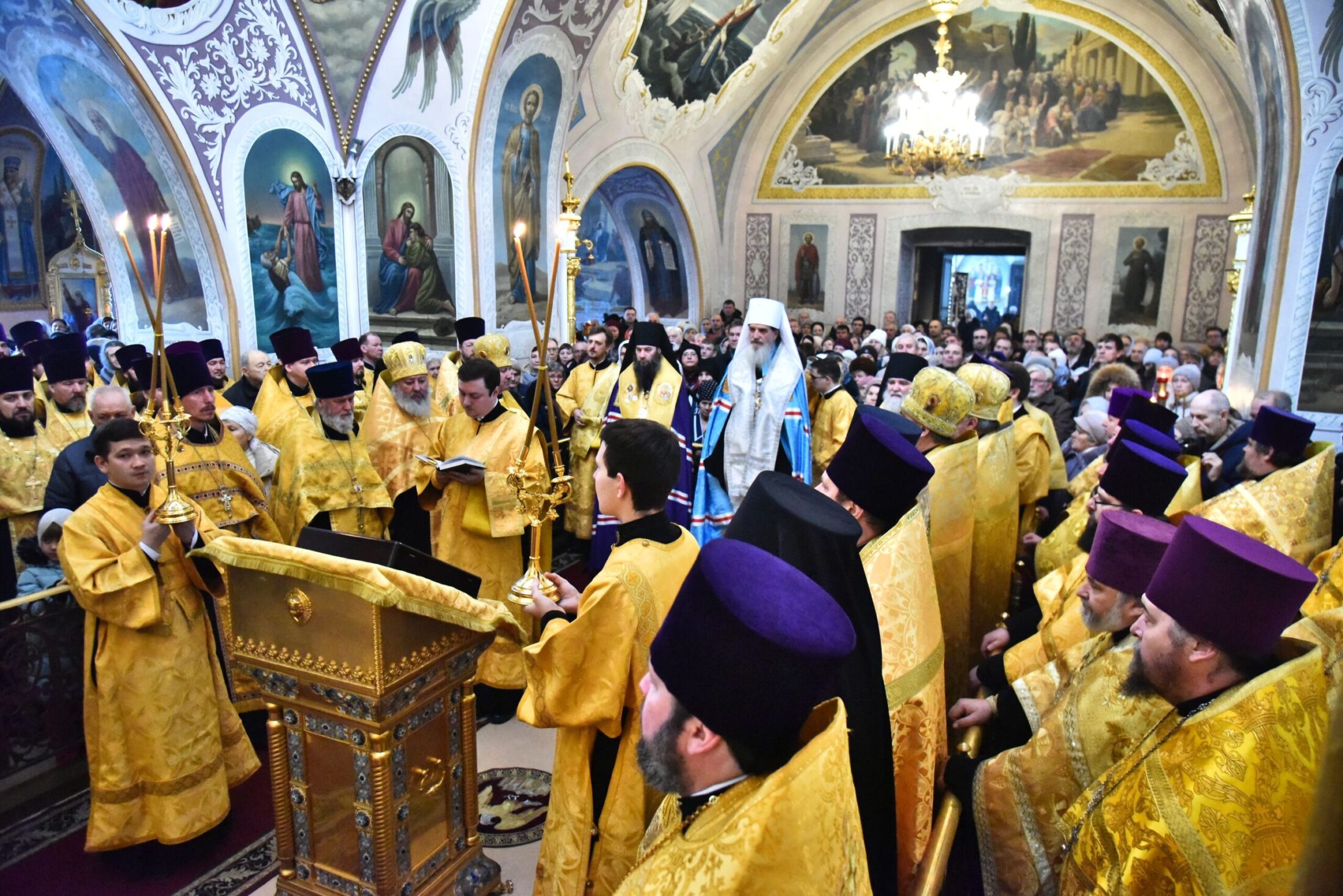 Администрация, преподаватели, сотрудники и студенты Семинарии приняли участие во встрече митрополита Оренбургского и Саракташского Петра