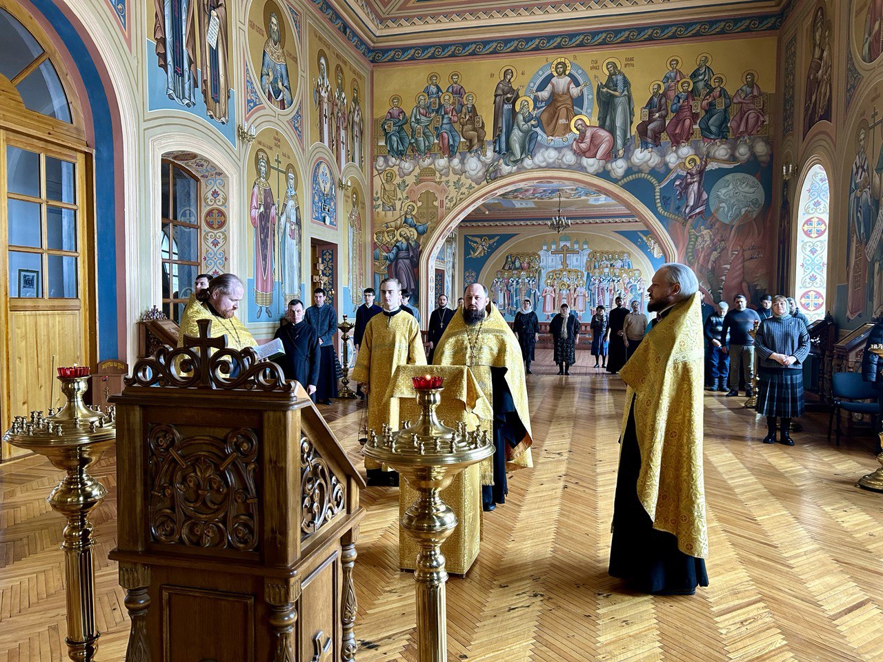 Благодарственный молебен в день пятнадцатой годовщины интронизации Святейшего Патриарха Московского и всея Руси Кирилла