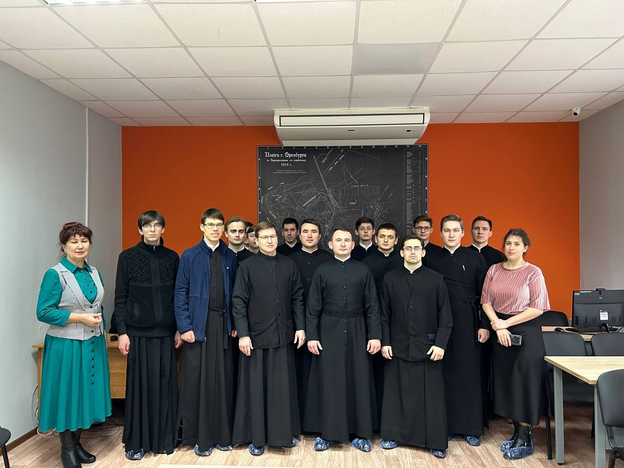 Студенты ОренДС посетили объединённый государственный архив Оренбургской области