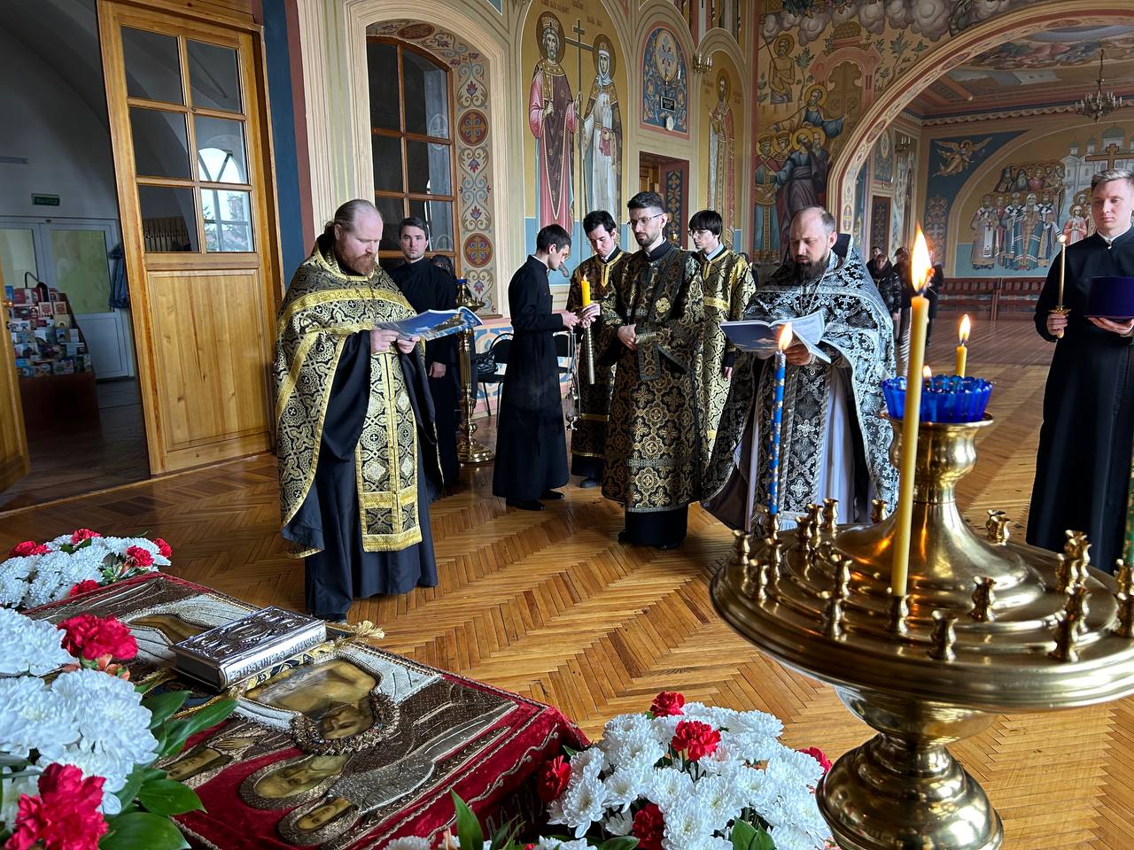 В Оренбургской духовной семинарии были совершены богослужения Страстной Седмицы
