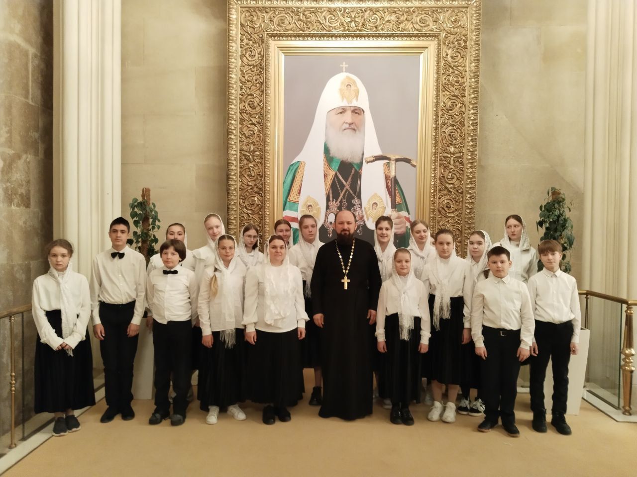 Хор воскресной школы «Лествица» при ОренДС принял участие в Патриаршей Литургии