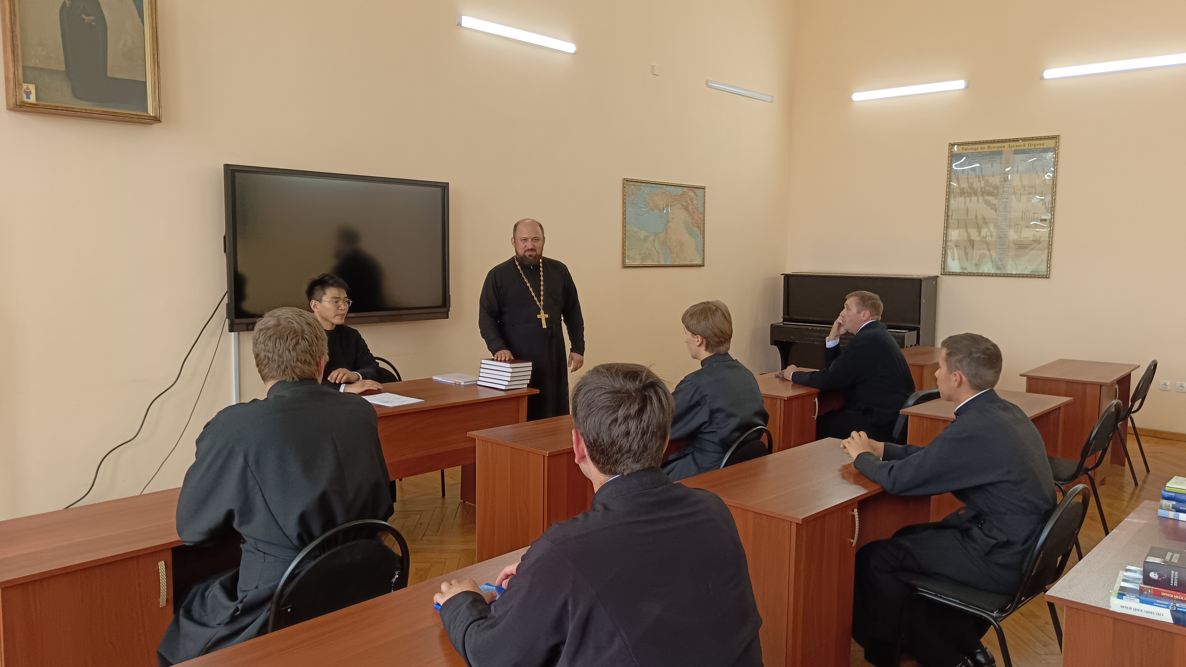 Члены администрации ОренДС провели ознакомительную встречу с первокурсниками