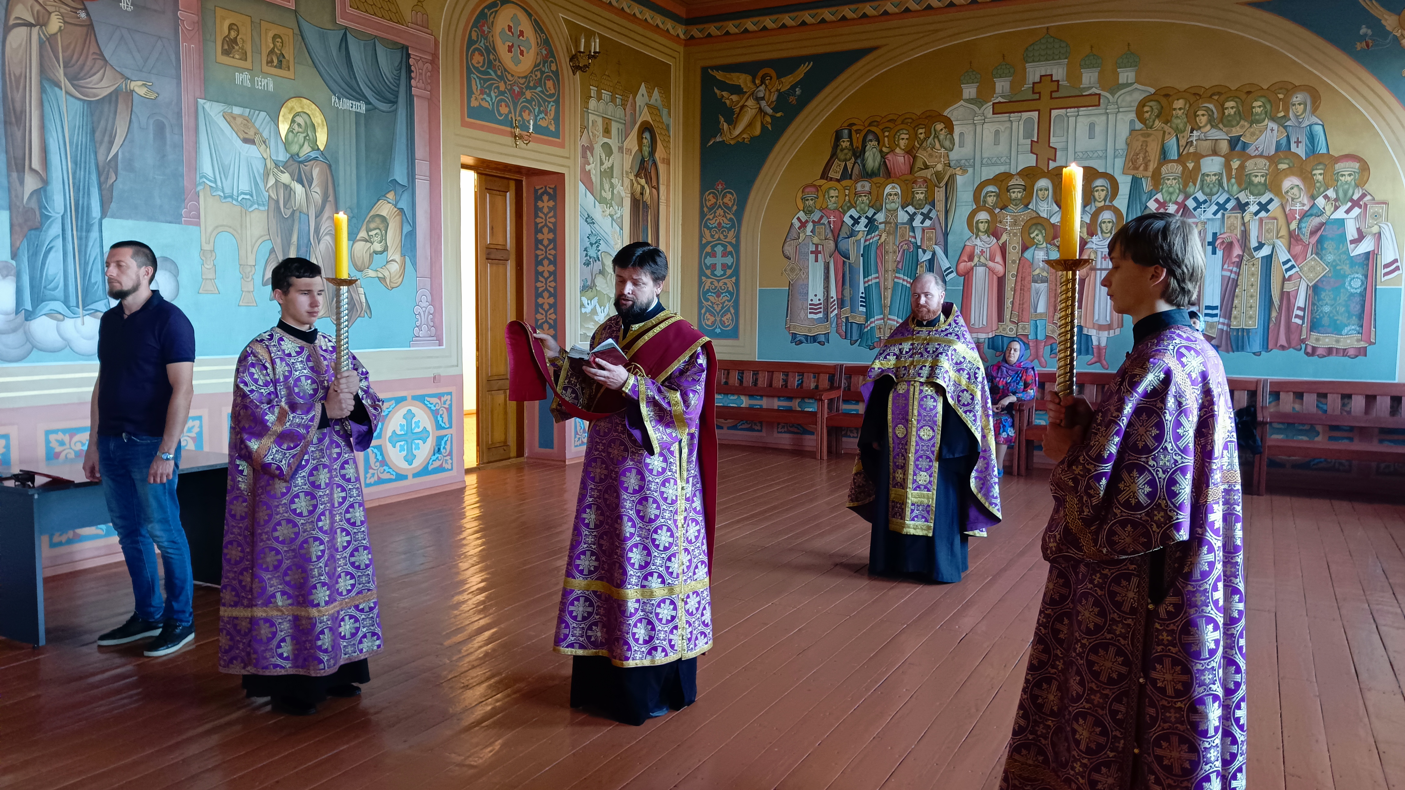 Всемирное Воздвижение Честного и Животворящего Креста Господня