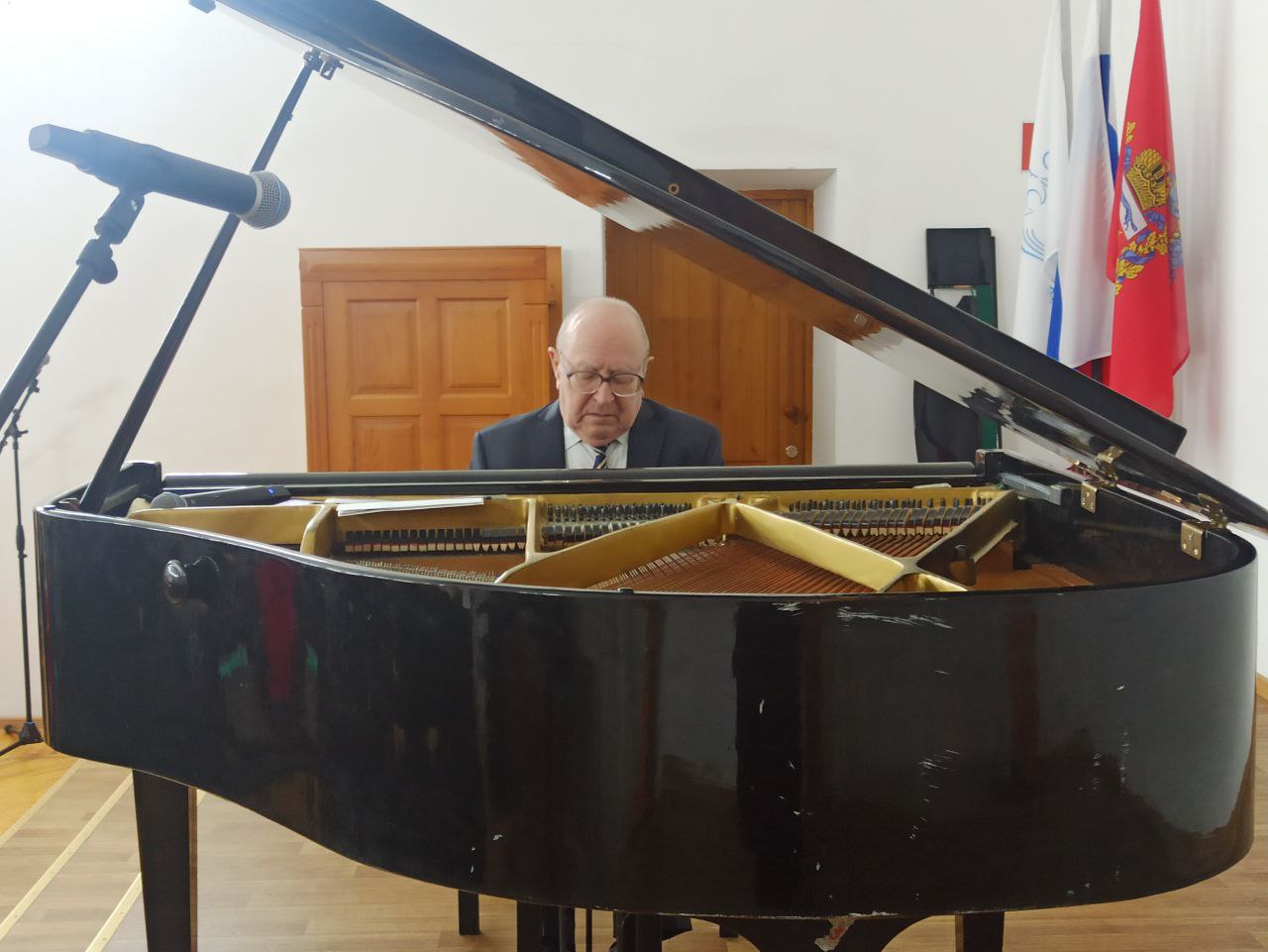 В рамках конференции состоялся концерт А.П. Закопая из цикла «Беседы у рояля»