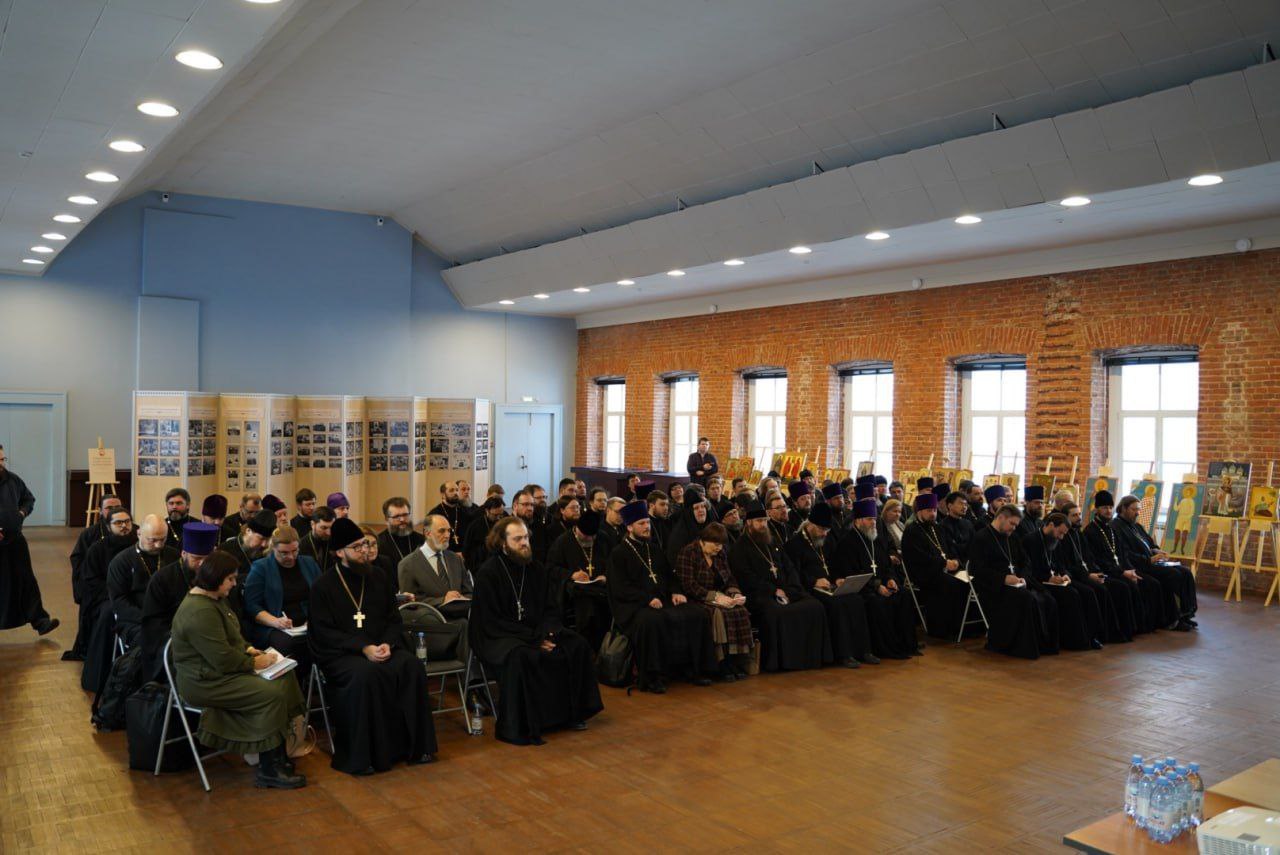 Ректор и проректор по воспитательной работе приняли участие во встрече с председателем Учебного комитета